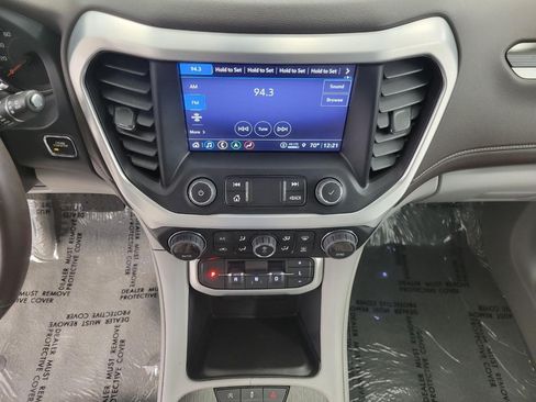 Used 2023 GMC Acadia SLT AWD/4WD image 7