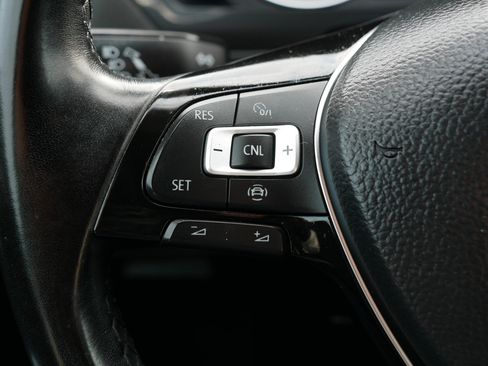 Used 2019 Volkswagen Tiguan SE image 31