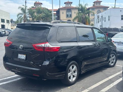 Used 2020 Toyota Sienna LE FWD image 4