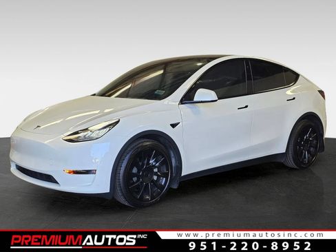 Used 2021 Tesla Model Y Long Range AWD/4WD image 1