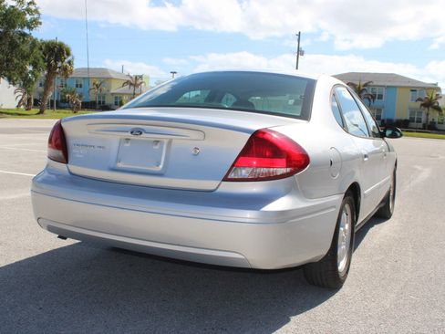 Used 2005 Ford Taurus SE FWD image 13
