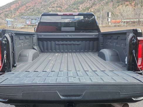 Used 2023 GMC Sierra 2500 Denali image 12