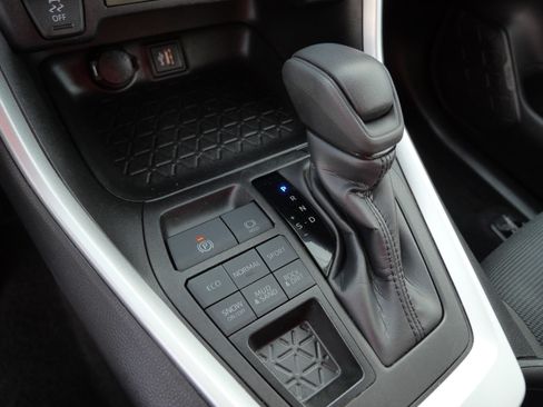 Certified 2024 Toyota RAV4 LE image 25