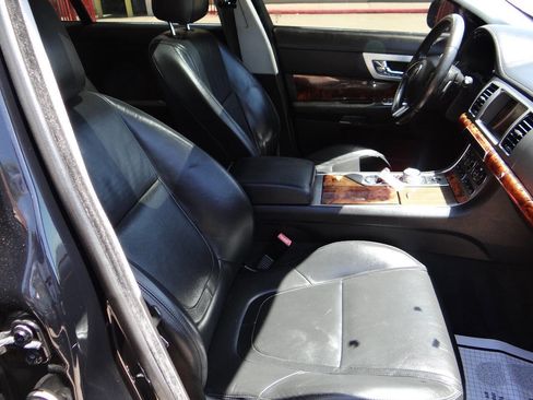 Used 2014 Jaguar XF 3.0 image 20