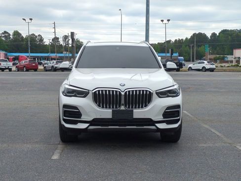 Used 2022 BMW X5 xDrive40i w/ Parking Assistance Package AWD/4WD image 3