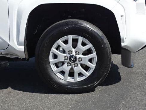 Certified 2024 Toyota Tacoma SR5 w/ SR5 Upgrade Package AWD/4WD image 8