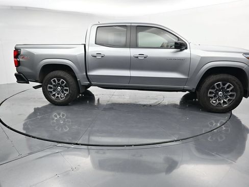 Used 2024 Chevrolet Colorado Z71 w/ Z71 Convenience Package 2 AWD/4WD image 9