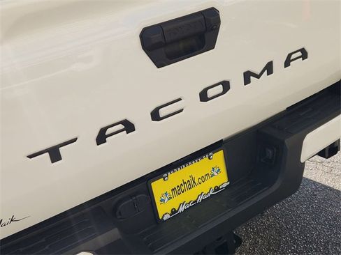 Used 2025 Toyota Tacoma SR5 image 29
