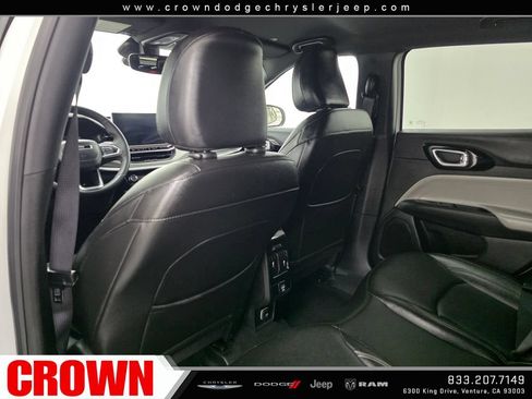 Used 2025 Jeep Compass Limited AWD/4WD image 17