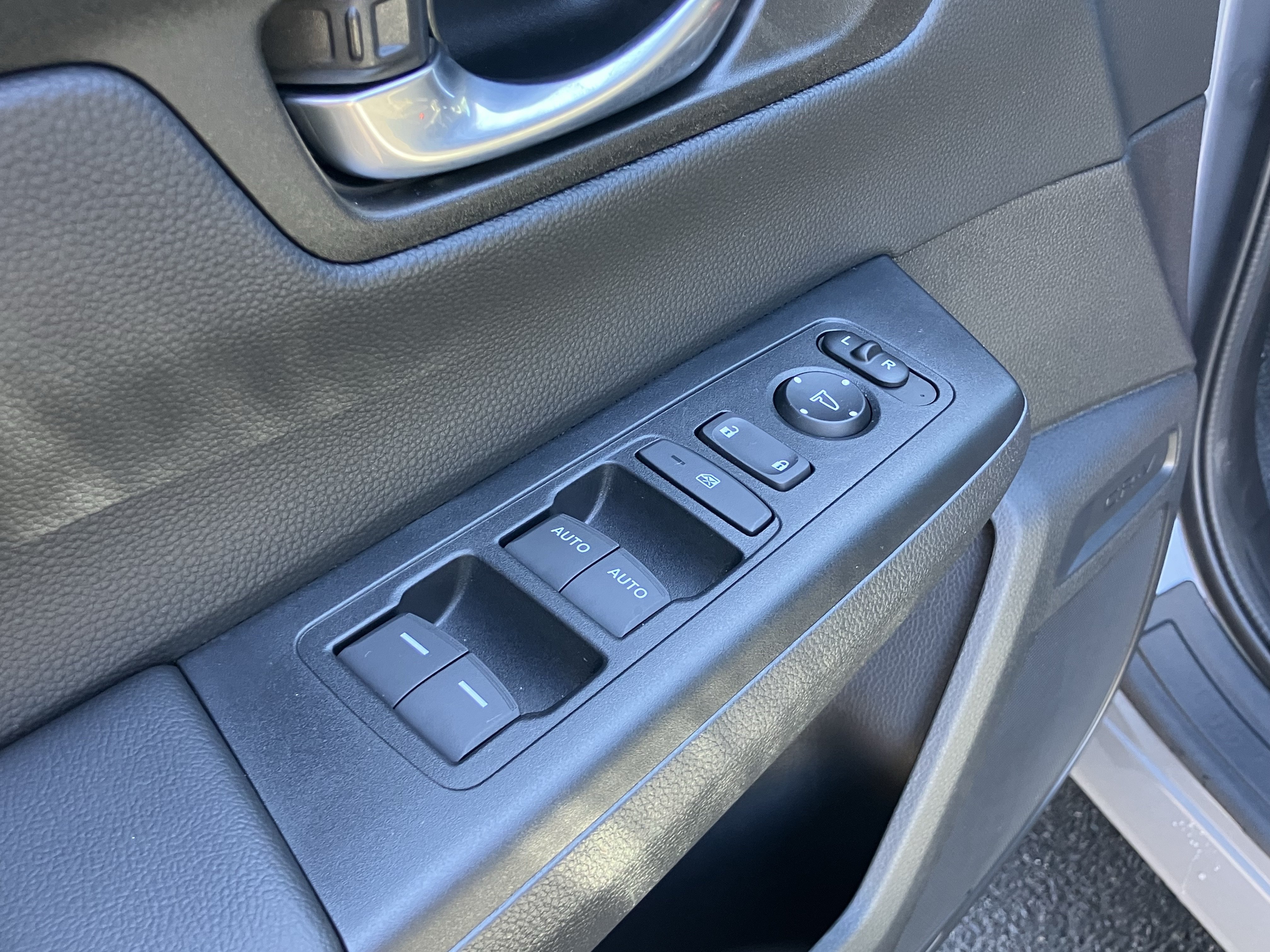 Used 2026 Honda CR-V Sport image 15