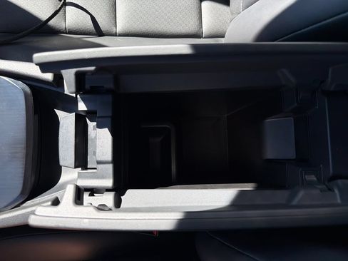 Used 2025 Nissan Rogue SV w/ SV Premium Package FWD image 28