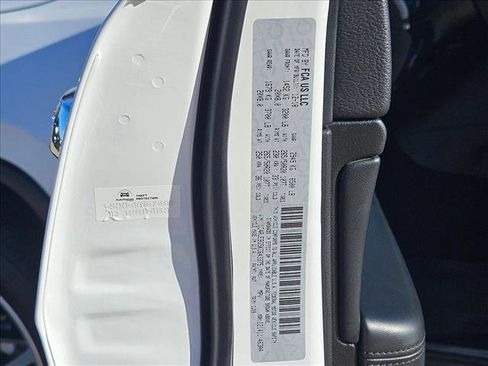 Used 2019 Jeep Grand Cherokee Limited image 25