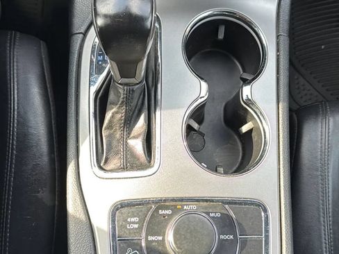 Used 2020 Jeep Grand Cherokee Limited AWD/4WD image 19