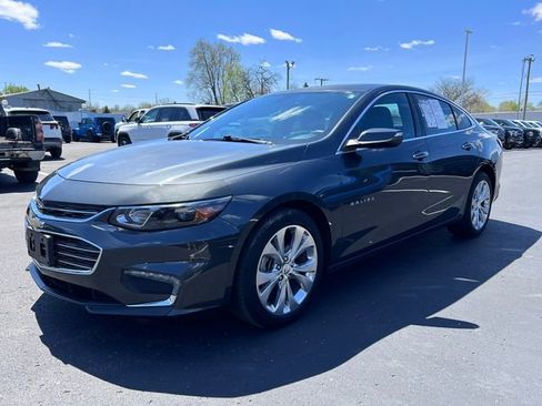Used 2017 Chevrolet Malibu Premier FWD image 34