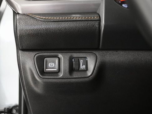 Used 2023 GMC Acadia AT4 image 23