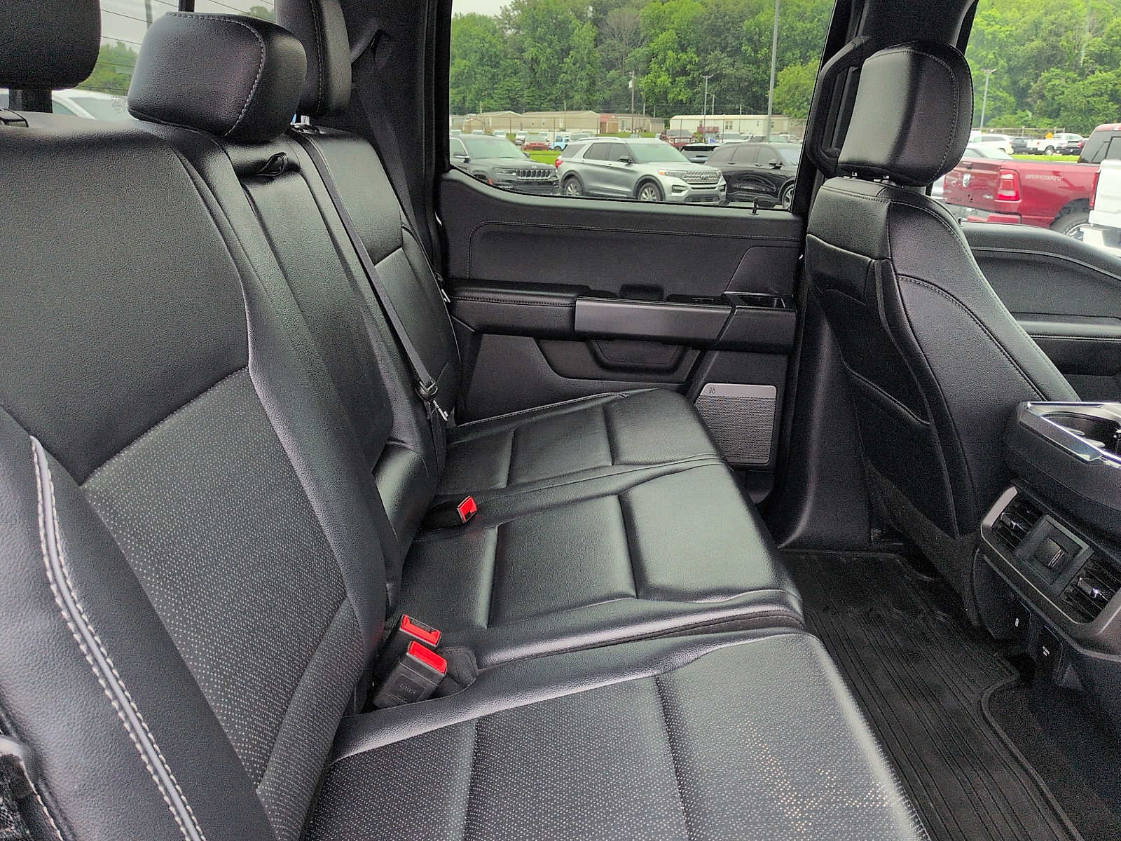 Used 2025 Ford F150 Lariat w/ Equipment Group 501A Mid AWD/4WD image 11