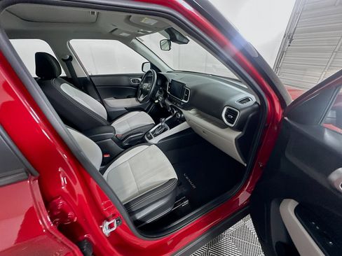 Used 2023 Hyundai Venue SEL w/ Cargo Package image 30