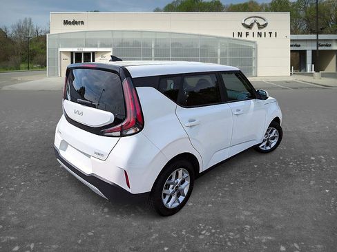 Used 2024 Kia Soul LX w/ Option Group 015 image 4