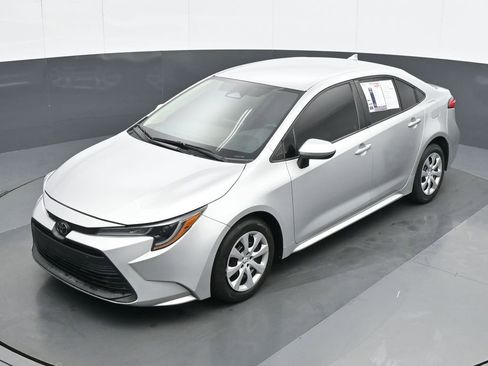 Used 2023 Toyota Corolla LE image 16