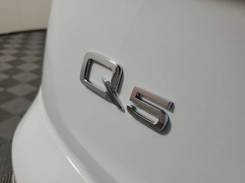 Used 2025 Audi Q5 2.0T Premium image 8