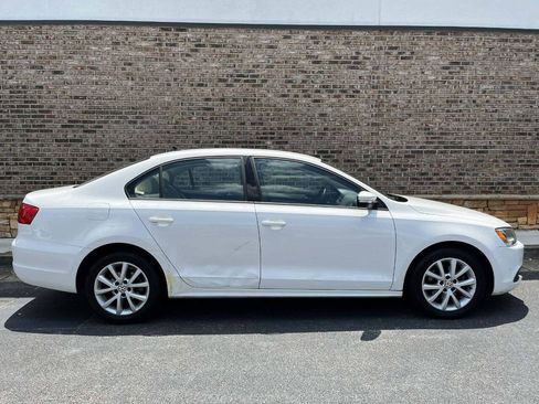 Used 2012 Volkswagen Jetta SE FWD image 6