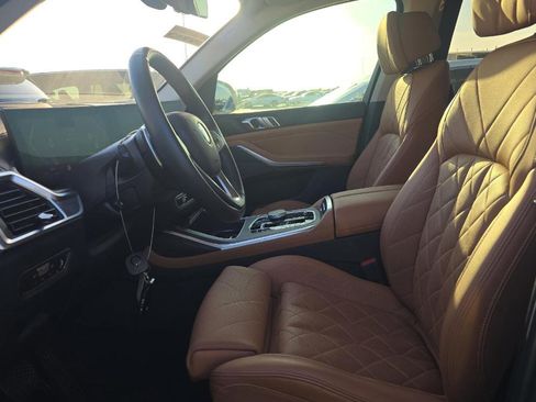 Used 2023 BMW X7 xDrive40i w/ Premium Package image 7