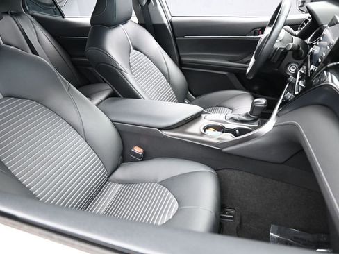 Used 2022 Toyota Camry SE FWD image 42