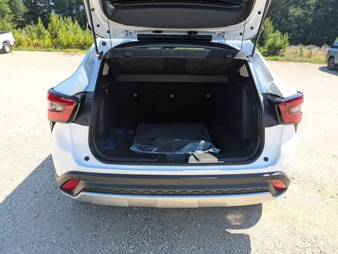New 2026 Chevrolet Trax LT w/ Driver Confidence Package FWD image 26