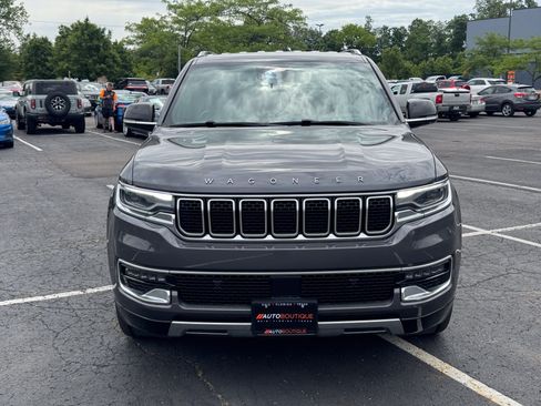 Used 2024 Jeep Wagoneer L Series III w/ Flexible Seating Group AWD/4WD image 3