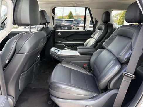 New 2025 Lincoln Navigator Reserve image 16