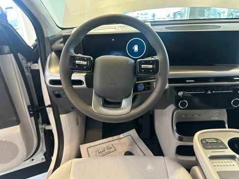 New 2026 Hyundai Ioniq 9 SE AWD/4WD image 15
