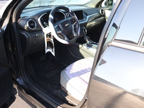 Used 2020 Chevrolet Blazer LT FWD image 9