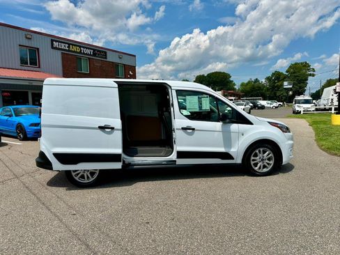 Used 2022 Ford Transit Connect XLT FWD image 6