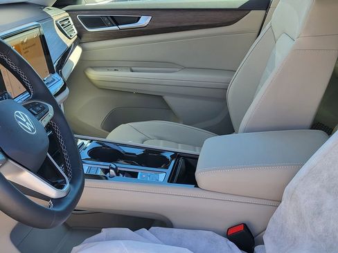 New 2026 Volkswagen Atlas SEL AWD/4WD image 16