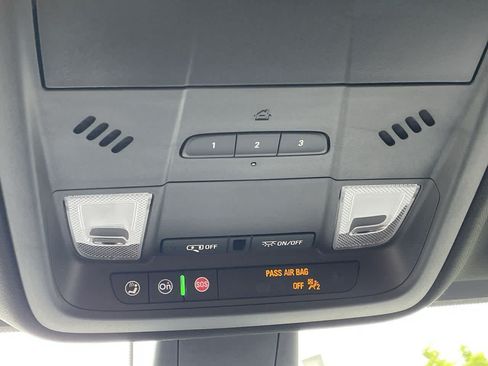 Used 2026 Cadillac XT5 Luxury FWD image 37