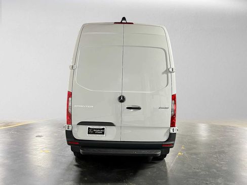 Used 2026 Mercedes-Benz Sprinter 2500 image 4