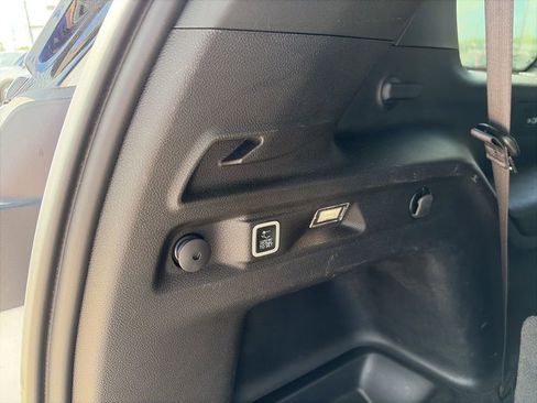 Used 2023 Jeep Grand Cherokee L Laredo image 10