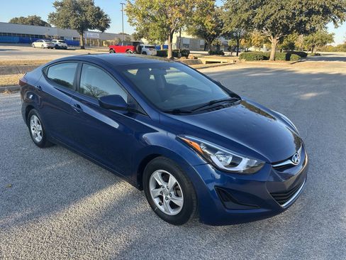 Used 2015 Hyundai Elantra SE image 4