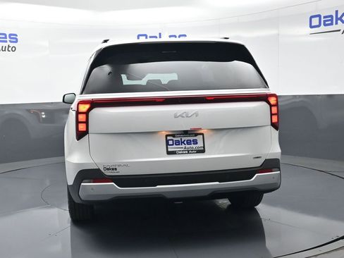 New 2026 Kia Carnival EX FWD image 7
