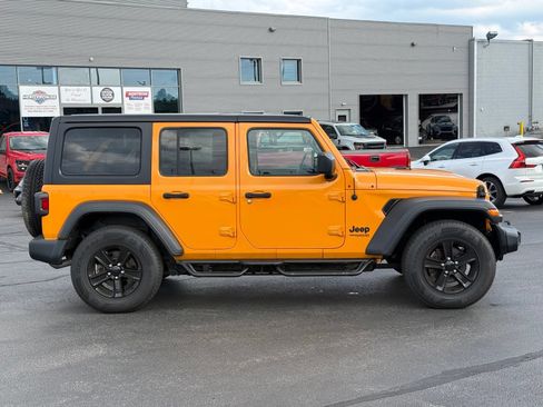 Used 2021 Jeep Wrangler Unlimited Sport AWD/4WD image 3