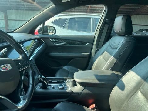Used 2020 Cadillac XT6 Premium Luxury FWD image 6