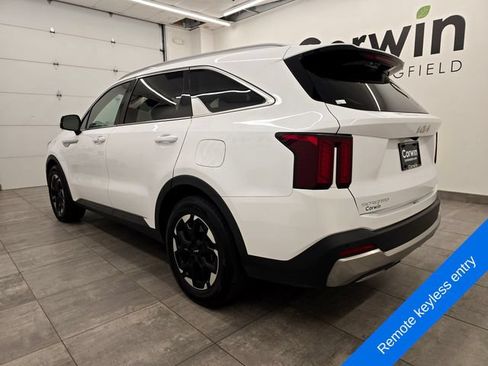 Used 2024 Kia Sorento S FWD image 3