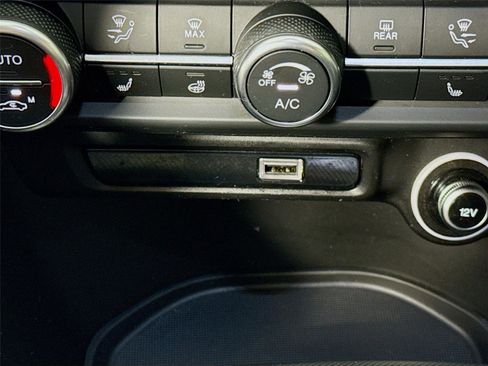 Used 2024 Alfa Romeo Giulia Veloce image 16