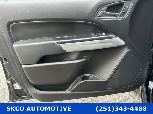 Used 2021 Chevrolet Colorado LT w/ Fleet Safety Package image 12