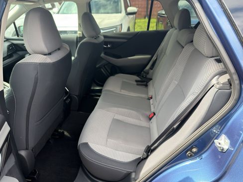 Used 2022 Subaru Outback Premium AWD/4WD image 7