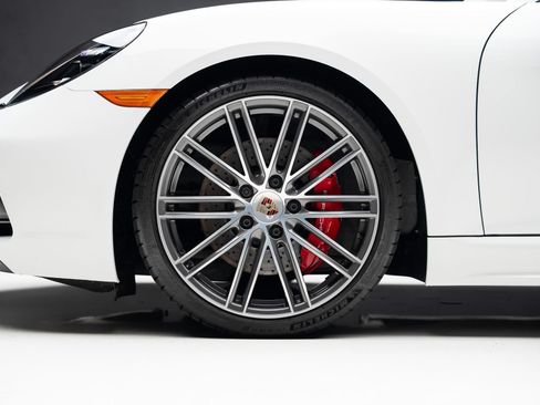 Used 2025 Porsche 718 Cayman GTS RWD image 19