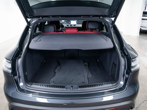 Used 2024 Porsche Macan S AWD/4WD image 8