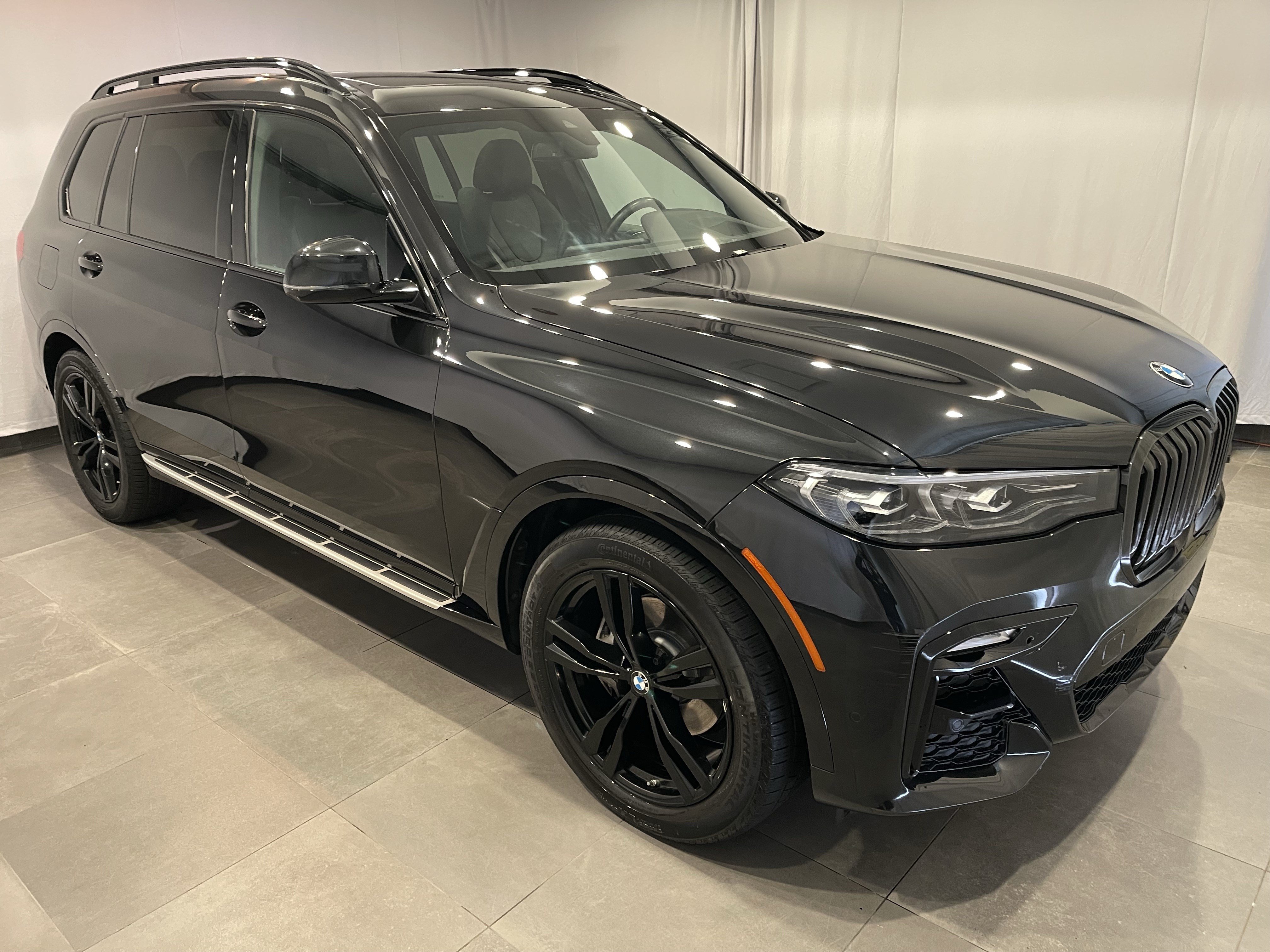 Used 2022 BMW X7 xDrive40i w/ M Sport Package AWD/4WD image 3