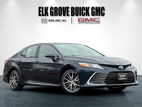 Used 2021 Toyota Camry XLE w/ Navigation Upgrade Package image 2