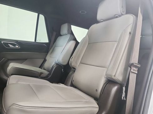 Used 2024 GMC Yukon SLT RWD image 11